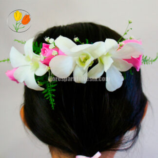 Tocado de orquidea dendrobium y rosa baby