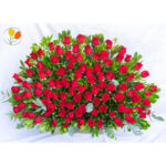 100 rosas rojas en canasta