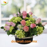 24 rosas y hortensias