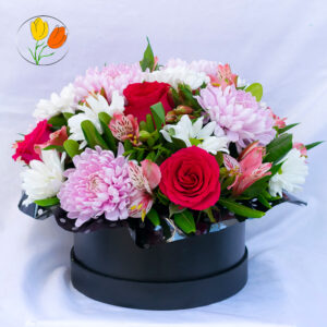 Roxana rosas y alstroemerias en caja