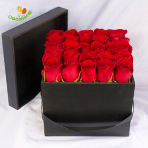 Caja de rosas rojas