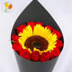 Girasol y rosas en cono