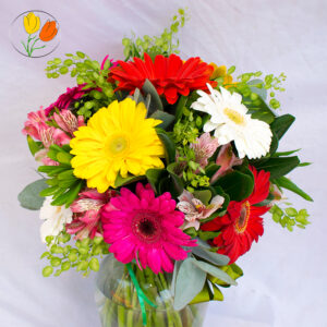 Gerberas de colores en jarron