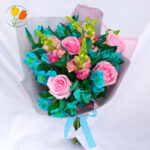 Ramo de rosas y perritos