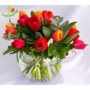 Tulipanes 15 en pecera de vidrio