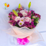 Alstroemeria rosa y lili en ramo